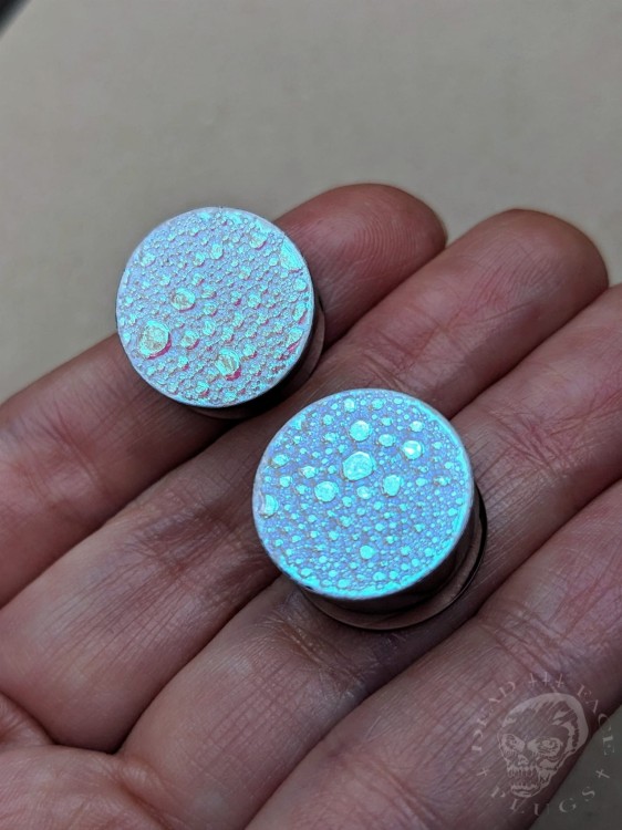 shifting colors pink blue green textured reptilian snake skin plugs gauges for stretched ears